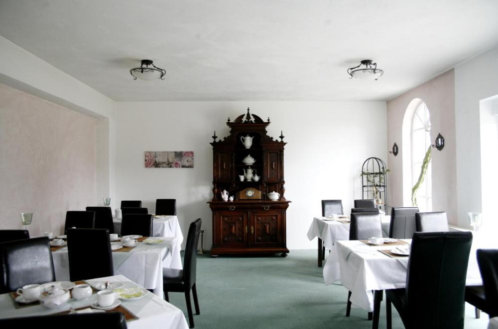 Hotel Am Markt Kleinblittersdorf Exterior foto